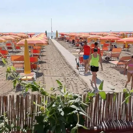 Beachfront In 33984 Апартаменты Розолина-Маре