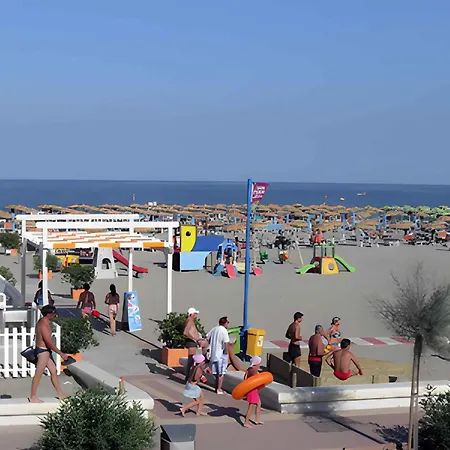 Апартаменты Beachfront In 33984 Розолина-Маре